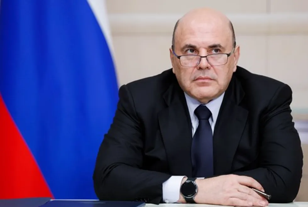 Из утечек данных следует, что в 2022 году сестра премьер-министра разместила в банке 12 миллиардов рублей — при официальных доходах этого размера накопить нельзя. В расследовании также прослеживаются связи с бизнес-партнёрами и зарубежными компаниями.