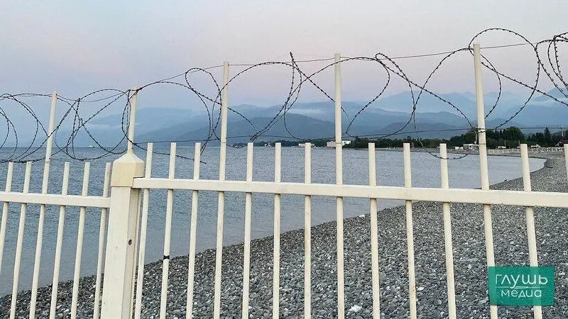 В прошлом году россияне совершили 92 млн поездок по стране, а выезды за рубеж выросли на 9% до 30 млн; наиболее популярны Турция, Абхазия и Казахстан.