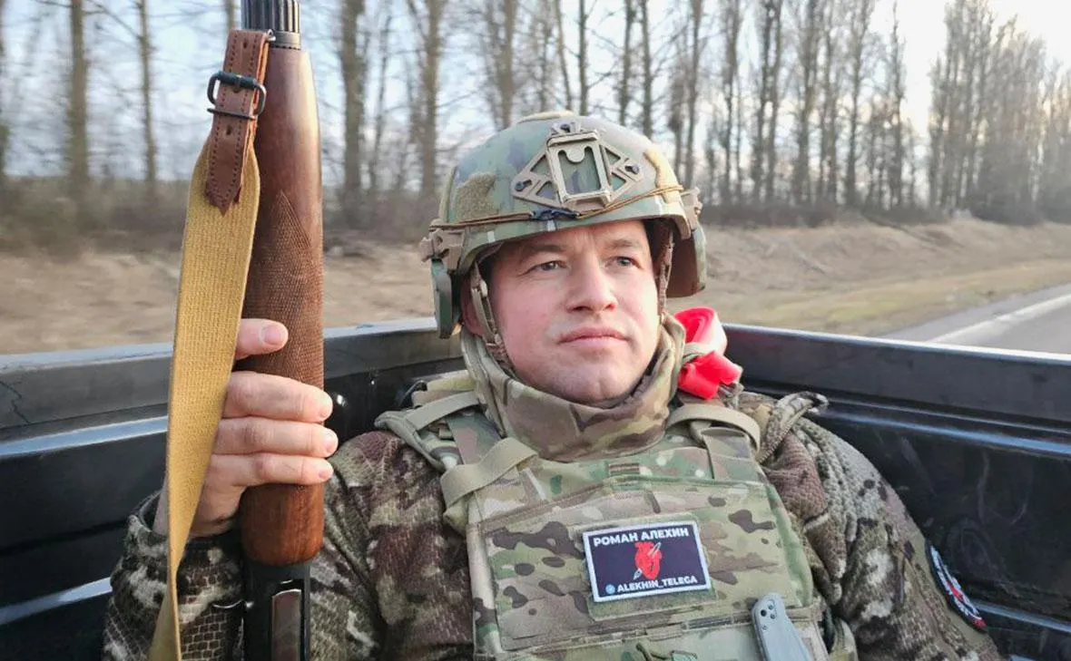 Z-блогер и участник СВО Роман Алёхин заявил, что Минюст не принимает отправленные им отчёты «иноагента» и тем самым готовит ему штрафы и уголовное преследование. Он назвал происходящее попыткой «выдавить» его из страны.