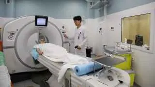 На фоне санкций и перебоев с поставками из Европы и США российские клиники все активнее переходят на китайские аппараты КТ и МРТ: за три года доля китайского оборудования в парке томографов выросла до 10,4%, а среди новых установок КТ — до 17%.