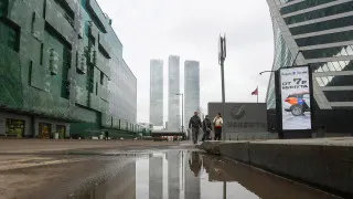 Большинство российских предприятий до конца года не планируют расширять штат на фоне охлаждения спроса: работодатели переходят от массового найма к точечным решениям и активнее используют неполную занятость.