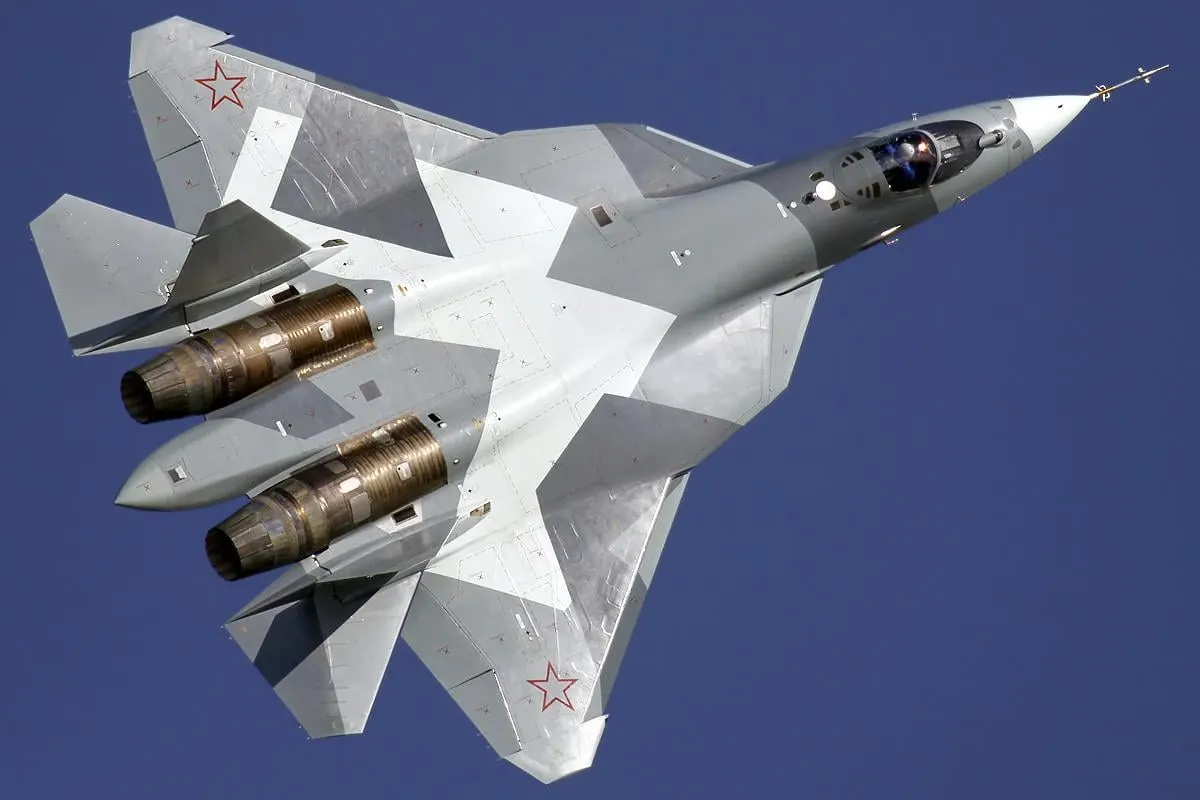 По данным разведки, в ракету С-71К интегрировали авиационную ОФАБ‑250‑270, большая часть электроники — импортного происхождения; расчётная дальность применения достигает 300 км.