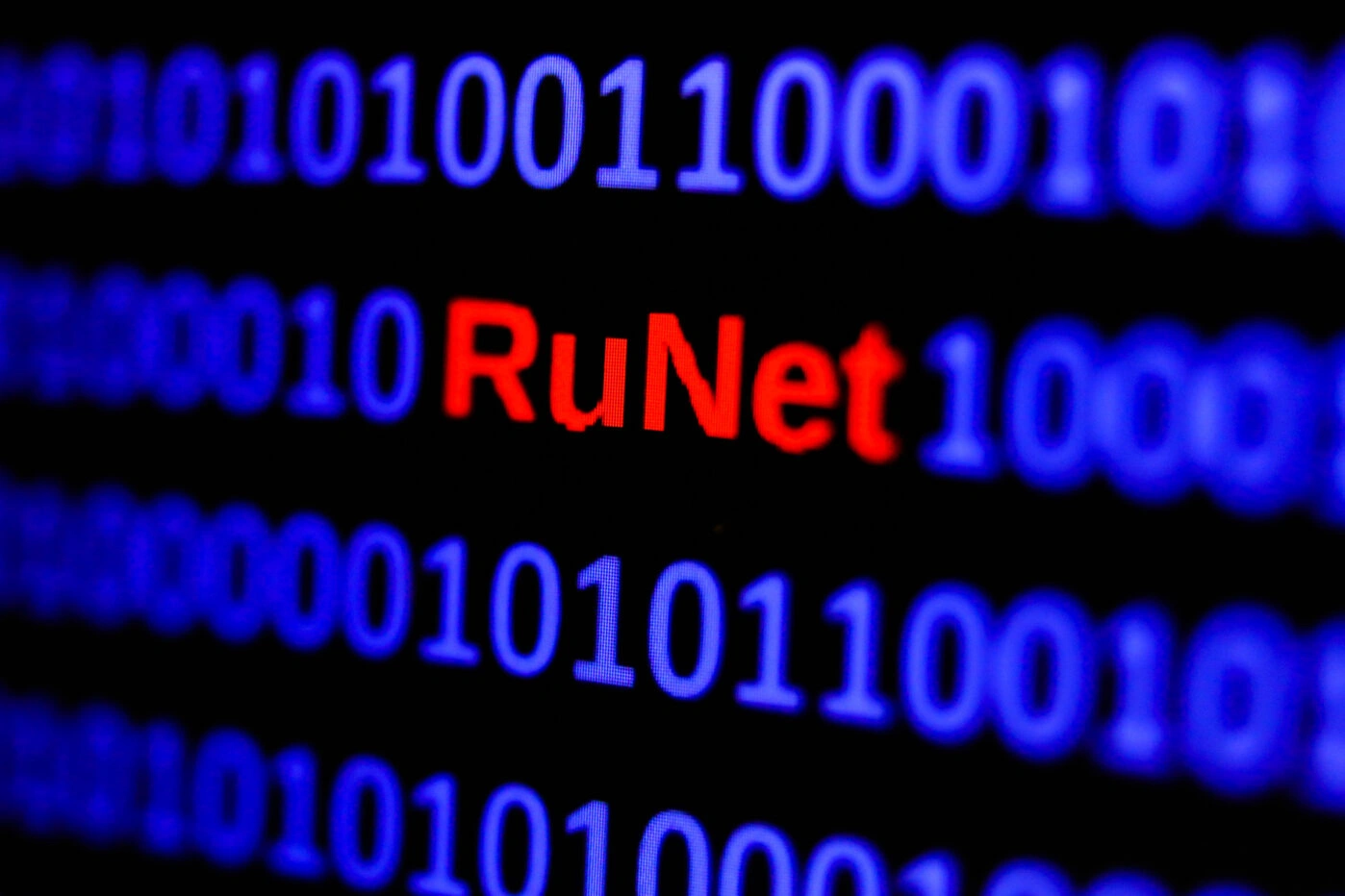 Систему «белых списков» сайтов зафиксировали минимум в 74 из 83 регионов России, однако критерии отбора ресурсов остаются неясными, а многие жизненно важные сервисы — от медприложений до мессенджеров с тревожными оповещениями — до сих пор не включены.