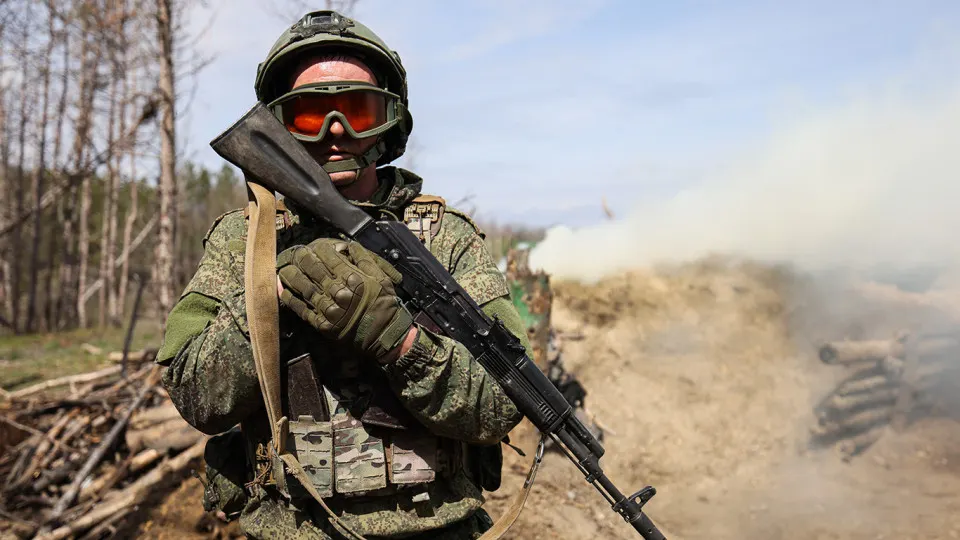 На заседании Общественной палаты обсудили идею создания профильного министерства для координации помощи участникам боевых действий: сейчас функции распределены между несколькими ведомствами, тогда как в ряде стран уже действуют специализированные органы.