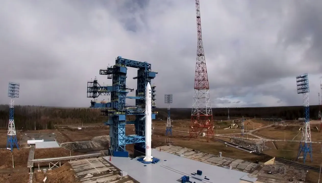 С космодрома Плесецк в Архангельской области произведён запуск лёгкой ракеты-носителя «Ангара‑1.2» с военными спутниками. Аппараты выведены на орбиту и переданы под управление Воздушно‑космическим силам России.