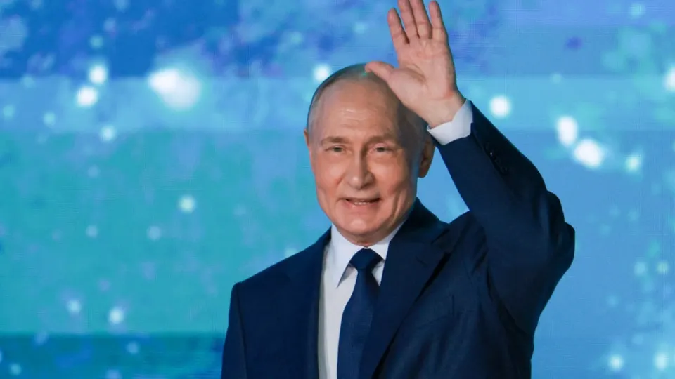 Президент заявил, что даже при ограничениях мобильного интернета должны продолжать работать Госуслуги, платёжные системы и сервисы записи к врачу, а граждан нужно заранее информировать об отключениях.