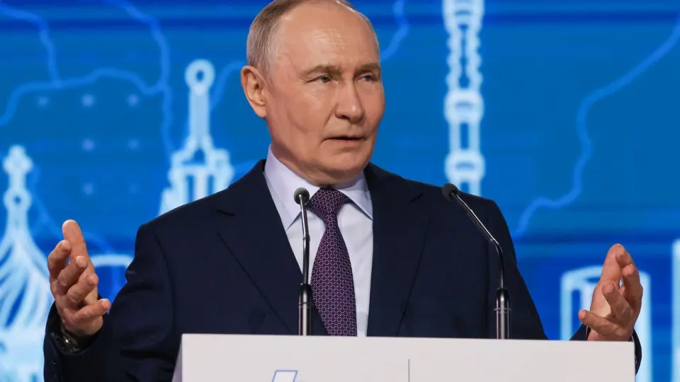После блокировок интернета и ограничений, включая запрет популярного мессенджера, рейтинг президента опустился до минимума с начала войны. Власть призывает ограничить принятие новых запретительных мер и сохранить доступ к жизненно важным сервисам.