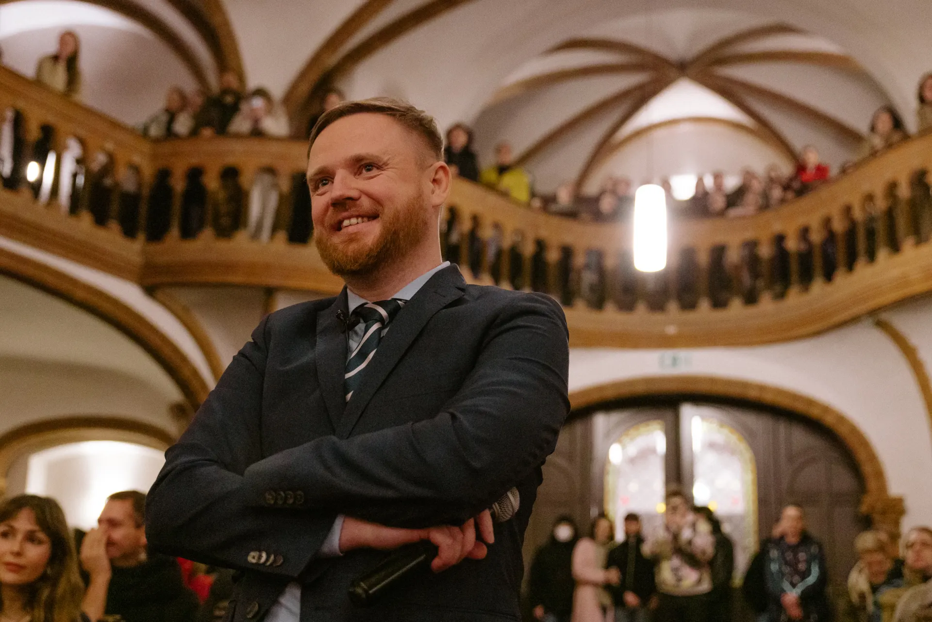 Прокурор Дзержинского района Оренбурга утвердил обвинительное заключение по уголовному делу об уклонении от исполнения обязанностей «иностранного агента» в отношении журналиста Максима Курникова; материалы направлены в суд, где делу уже назначен судья.