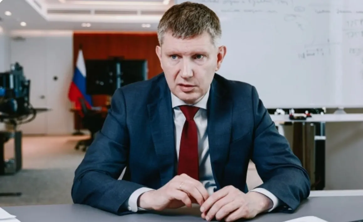 Глава Минэкономразвития Максим Решетников выделил три ключевых направления — структурные изменения, бюджетную консолидацию и сохранение гибкости экономики — которые призваны повысить инвестиции, занятость и производительность.