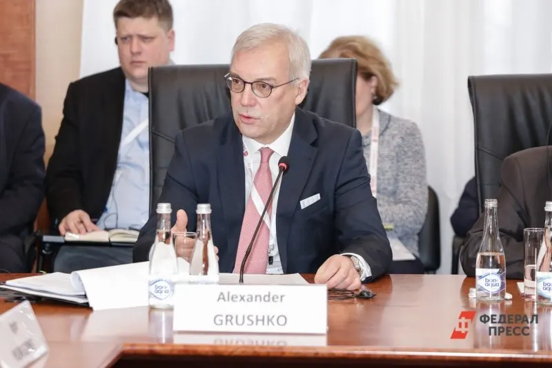 Александр Грушко заявил, что любые попытки НАТО блокировать или применять силу против Калининградской области повлекут серьёзные последствия; он также отметил рост военной активности в Балтийском море.