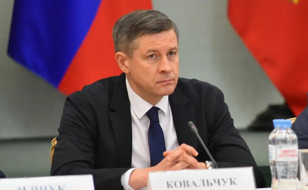Врио губернатора Егор Ковальчук подписал указ об отставке правительства Брянской области. Новый состав пока не назначен. Ранее президент подписал указы об отставке губернаторов Белгородской и Брянской областей.
