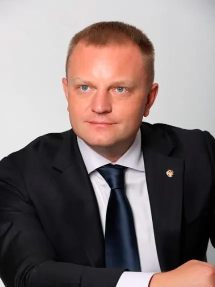 Депутат от ЛДПР Иван Сухарев рассматривается как кандидат на должность уполномоченного по правам человека. Татьяна Москалькова уходит с поста; среди претендентов также представители КПРФ и «Справедливой России».
