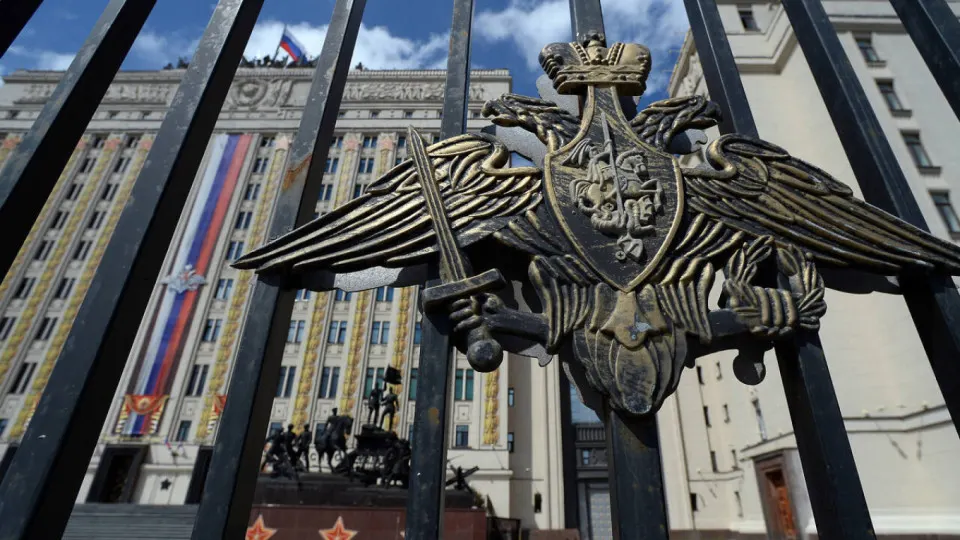 Военное ведомство хочет получать в распоряжение акции, землю и технику национализированных предприятий строительного профиля, чтобы ускорить выполнение гособоронзаказа по капитальному строительству.