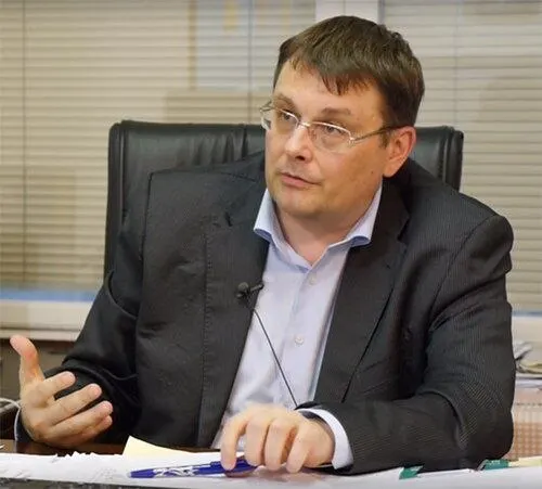 Депутат Госдумы и лидер движения НОД Евгений Фёдоров одержал победу в региональных праймериз, несмотря на противоречивую политическую биографию и резонансные высказывания.