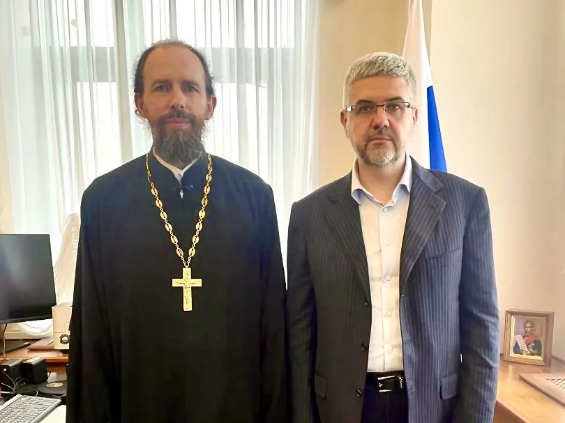 Замминистра юстиции заявил на Петербургском международном юридическом форуме, что рост незарегистрированных сожительств опасен для страны; ведомство ведёт двухлетний мониторинг и готовит изменения в Семейный кодекс.