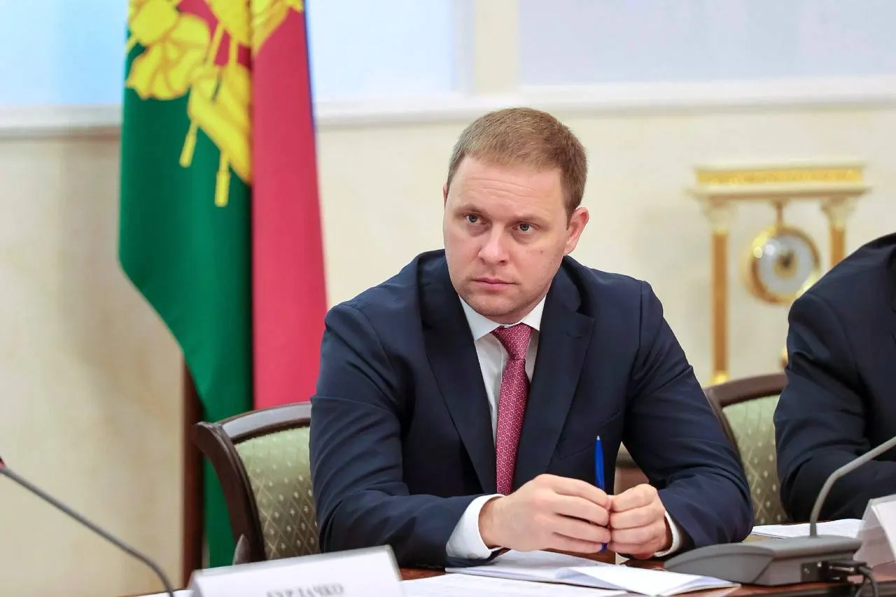 Швец назначен на пост руководителя «Туризм РФ». Ранее он более десяти лет работал в органах власти Краснодарского края и пять лет возглавлял Анапу.