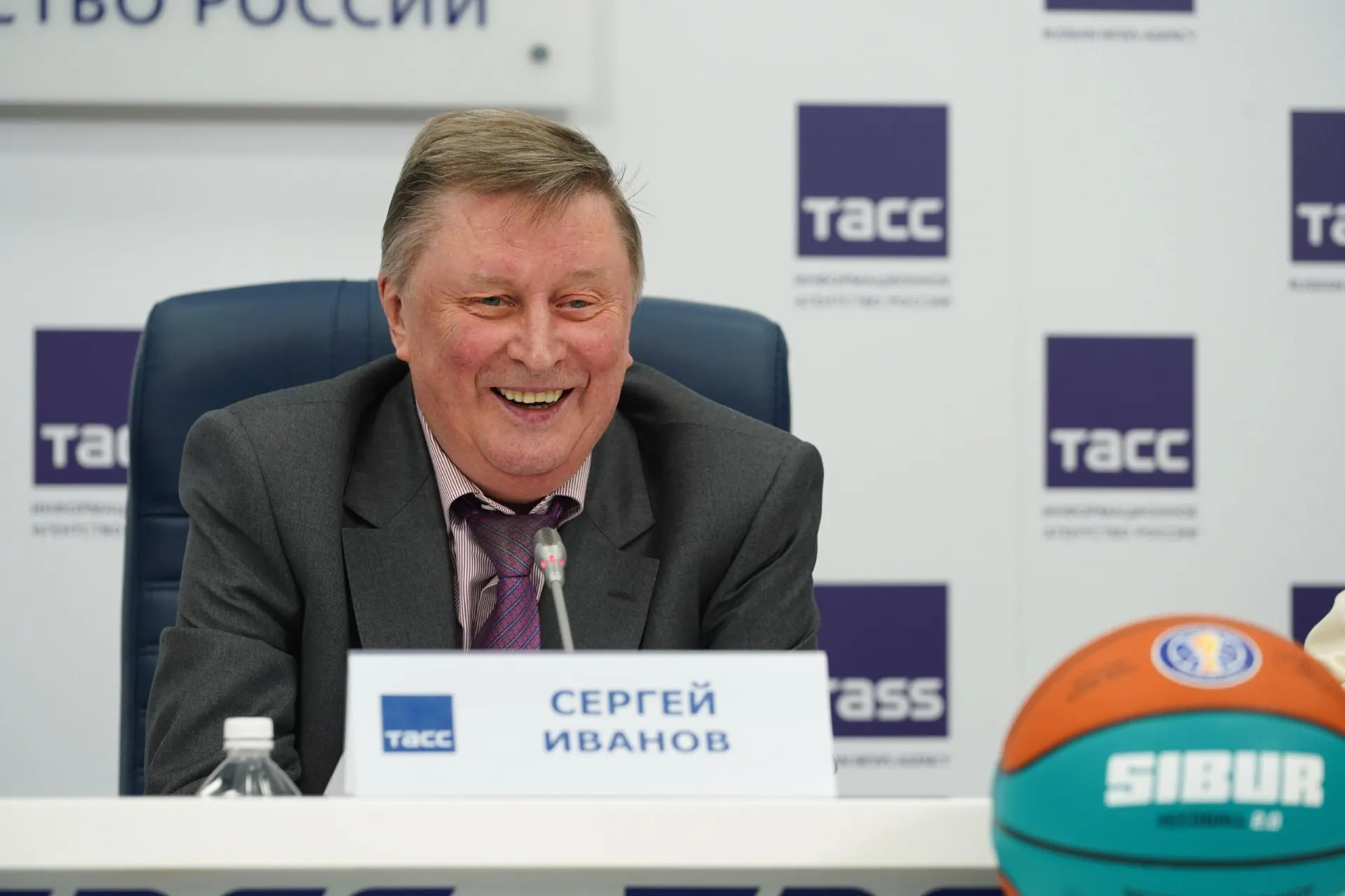 Государственный деятель скончался в 73 года; друг сообщил, что видел его три дня назад. Причина смерти официально не названа.