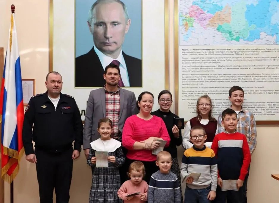 В 2025 году 1112 иностранцев получили специальные визы для переезда в Россию как лица, разделяющие традиционные духовно‑нравственные ценности, сообщил директор консульского департамента МИД РФ Алексей Климов.
