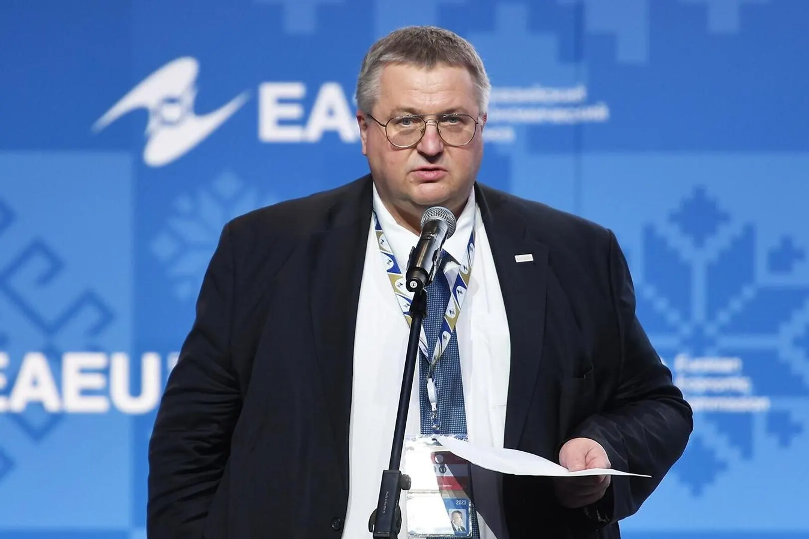 Вице‑премьер Алексей Оверчук заявил, что до декабря будут изучены правовые и практические последствия приостановки действия договора ЕАЭС в отношении Армении; дальнейшие меры зависят от итогов парламентских выборов в Ереване.