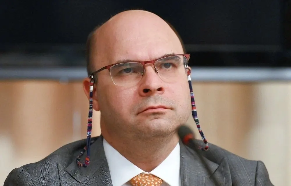 Заместитель председателя Банка России заявил, что ставки по депозитам должны защищать сбережения от инфляции, но не позволять вести «жизнь бездельника‑рантье». Читателей приглашают к обсуждению.