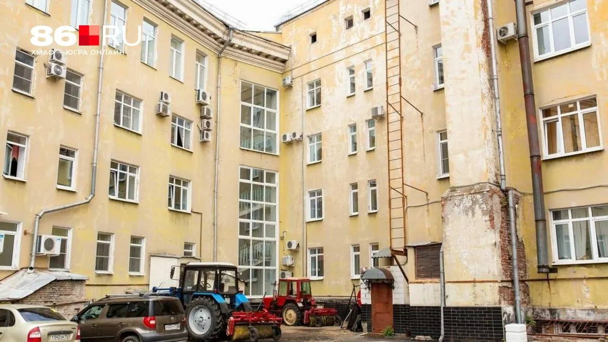 Госдума указала, что решения о переустройстве придомовой территории, в том числе об организации парковочных мест, принимаются на общедомовом собрании. Что нужно учитывать жильцам — краткая памятка.