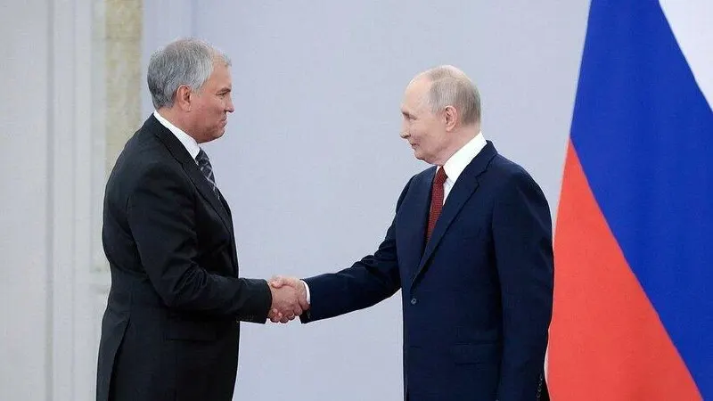 После награждения орденом «За доблестный труд» депутат отметил вклад главы государства в формирование партийной системы и эффективность работы Государственной думы восьмого созыва.