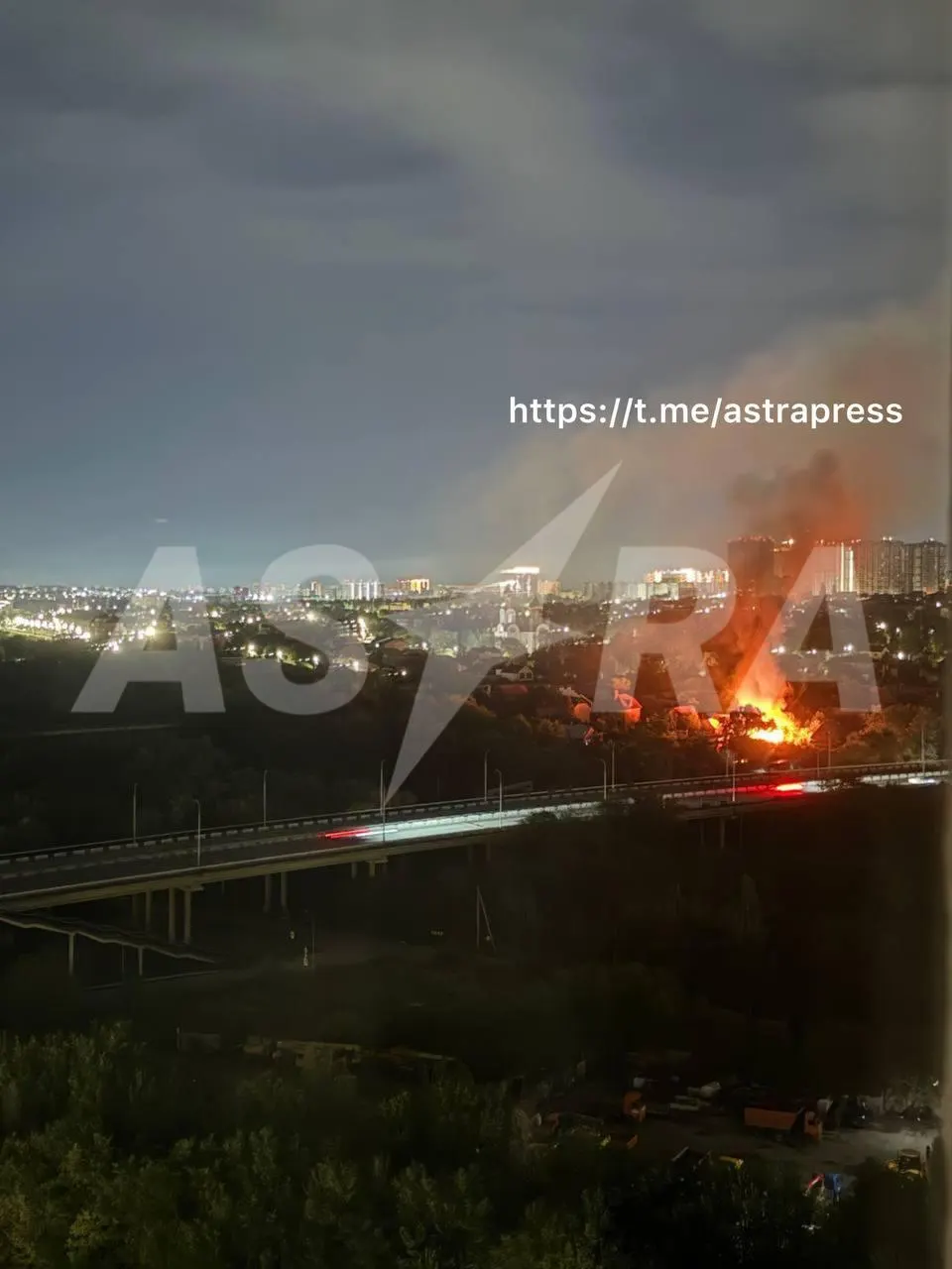 За ночь — атаки беспилотников в Белгороде и Ростове-на-Дону с жертвами и пострадавшими, удары по Украине, рейды в Петербурге и новые законы о мигрантах и регулировании искусственного интеллекта.