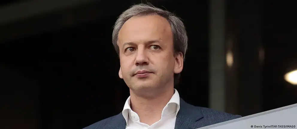 Аркадий Дворкович сообщил, что добровольно сложит полномочия главы Международной шахматной федерации на время судебного оспаривания своего внесения в 21-й пакет санкций Евросоюза.