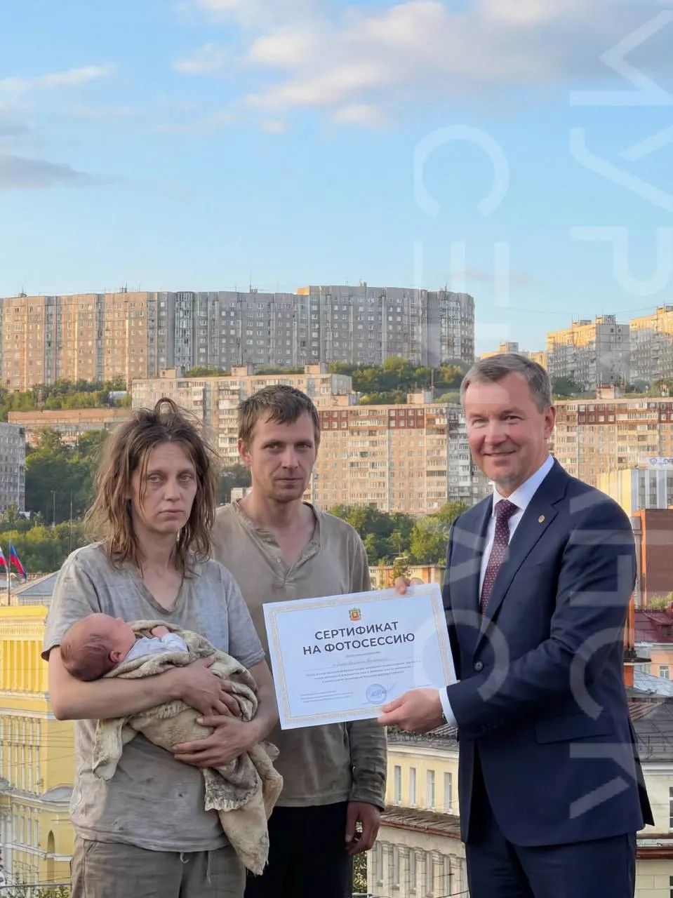 В Мурманской области вводят новую меру поддержки семей: каждой семье при рождении ребёнка планируют вручать сертификат на профессиональную фотосъёмку малыша.