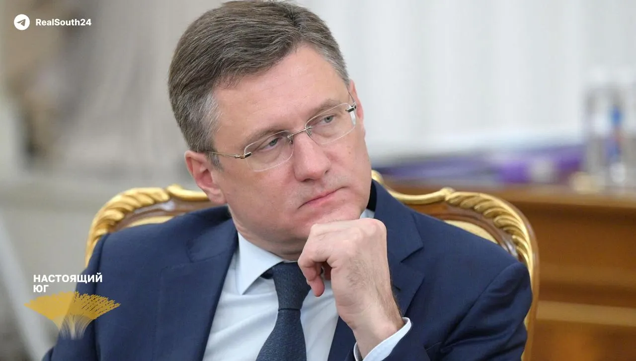 Вице‑премьер назвал причинами дефицита летний пик спроса и внеплановые ремонты НПЗ; правительство готовит экстренные меры для стабилизации поставок топлива.