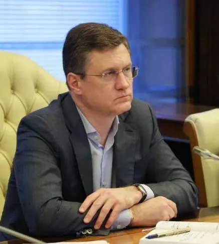 Зампред правительства Александр Новак на совещании 7 июля призвал органы власти и компании усиливать ежедневный мониторинг запасов и координацию поставок, чтобы не допустить локальных сбоев в обеспечении топливом.