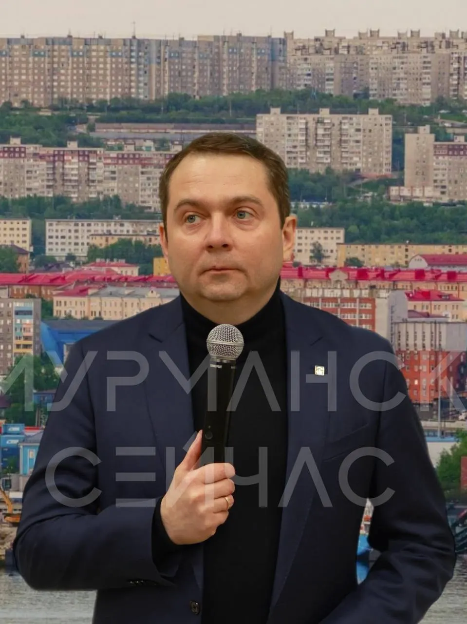 Встреча состоится 16 июля в 18:30 в гимназии №5 на ул. Карла Маркса, 13. Жителей просят подготовить вопросы и обращения — тем для обсуждения не ограничено.