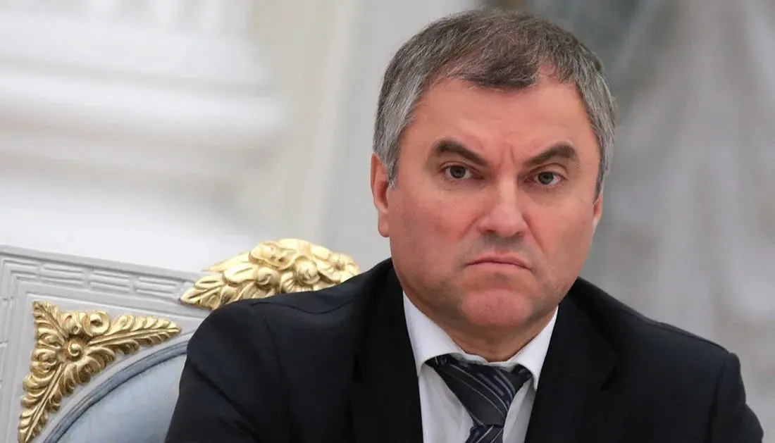 Председатель Госдумы призвал к единству: по его словам, объединённая воля граждан поможет преодолеть перебои на АЗС и другие экономические трудности.