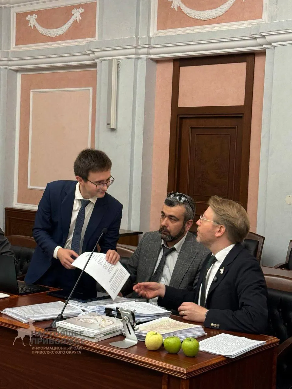 Суд согласовал доводы о нарушениях авторских прав и финансировании кампании; обвинения в экстремизме не рассматривались.