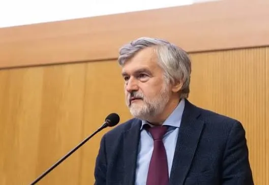 Главный экономист ВЭБа Андрей Клепач уволен после высказываний о технологическом и экономическом отставании страны.