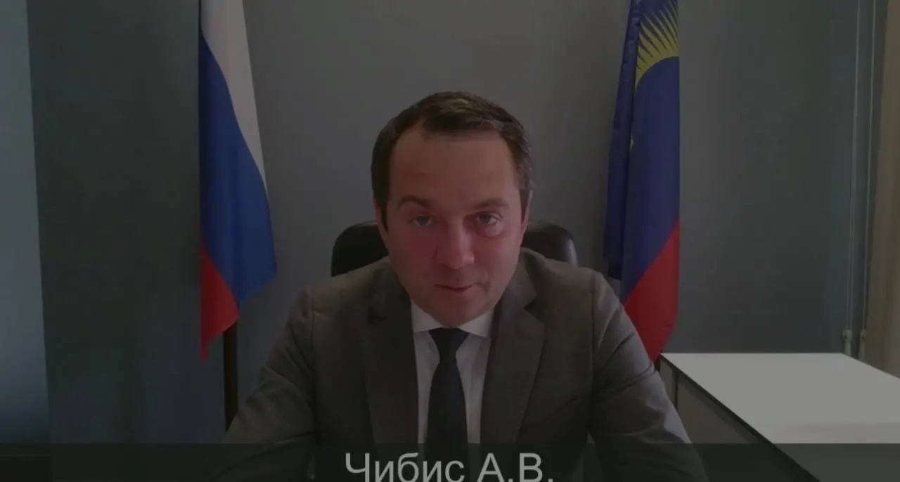 На оперативном совещании региона обсудили возможность приходить на работу позже ради поддержки семей с первоклассниками.