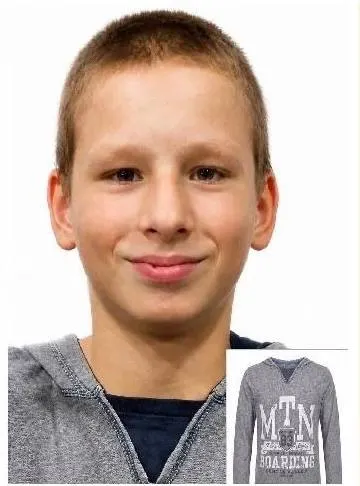 13-летний Лёша Павловский исчез после ухода из дома. Его видели на детской площадке возле Семёновского озера. Просьба звонить 112 при любой информации.