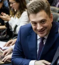 Депутат обратился к Минпромторгу с просьбой снизить стоимость авто внутри страны, ссылаясь на более низкие цены за пределами России.