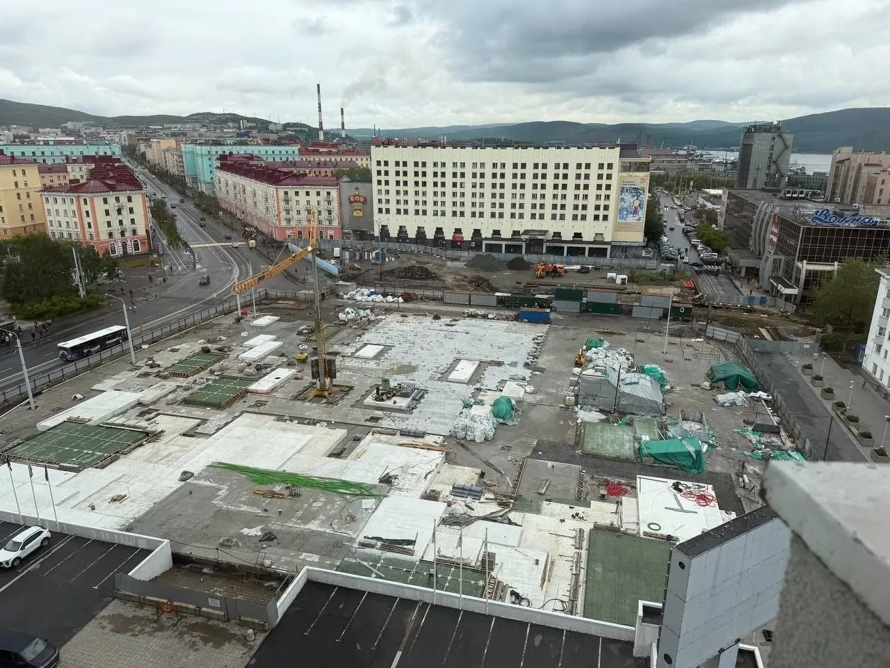 Мурманская компания «Логитех» подала в арбитражный суд иск к ООО «Торион» на 3 млн рублей за аренду спецтехники и просрочку оплаты. Ранее аналогичные требования привели к выплате 5,4 млн рублей зарплаты работникам после вмешательства прокуратуры и трудовой инспекции.