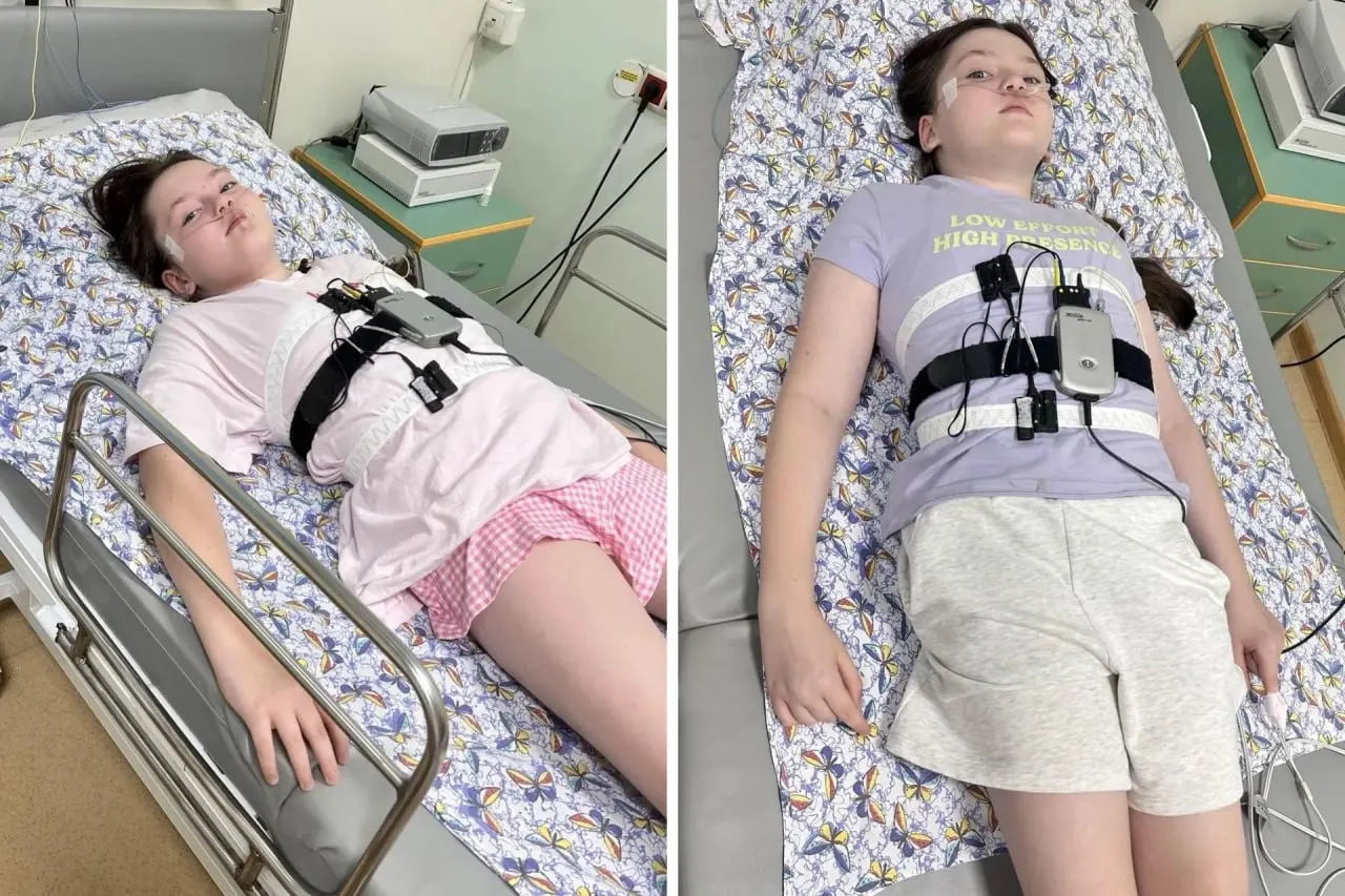 Госорган пояснил, почему для двух девочек с редким заболеванием применяется отечественный дженерик вместо зарубежного лекарства и какие риски это снижает для доступности терапии.