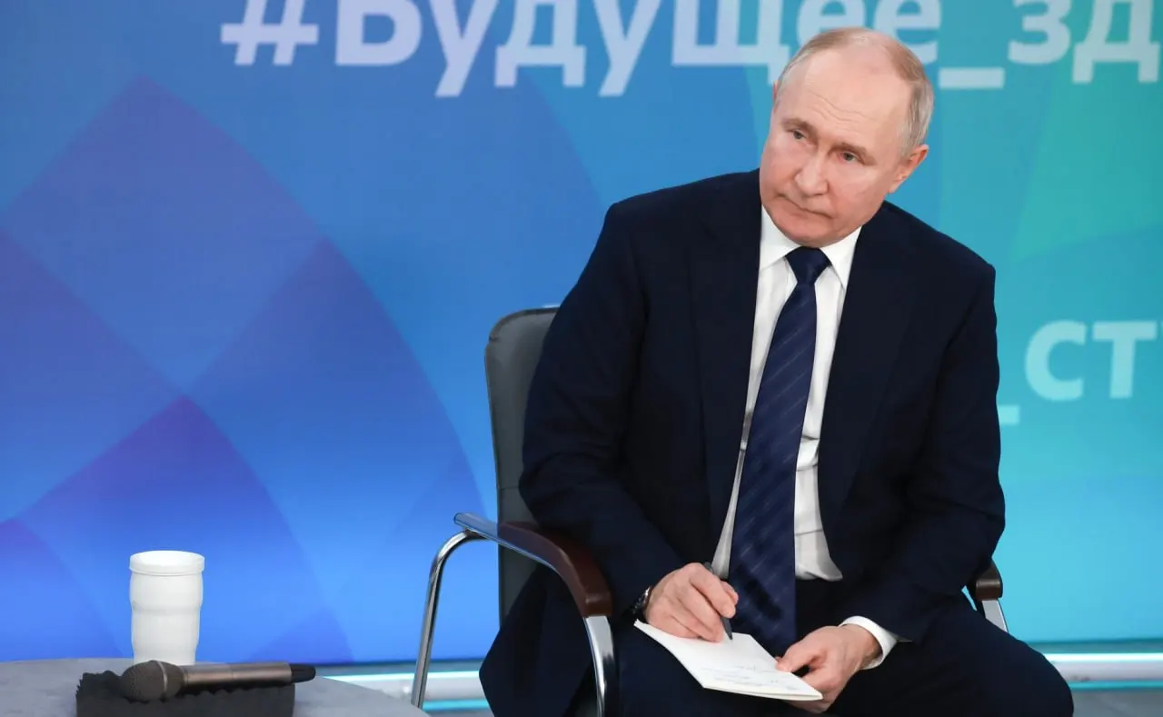 Президент отметил, что рождаемость зависит от множества факторов и не сводится к одному военному событию.