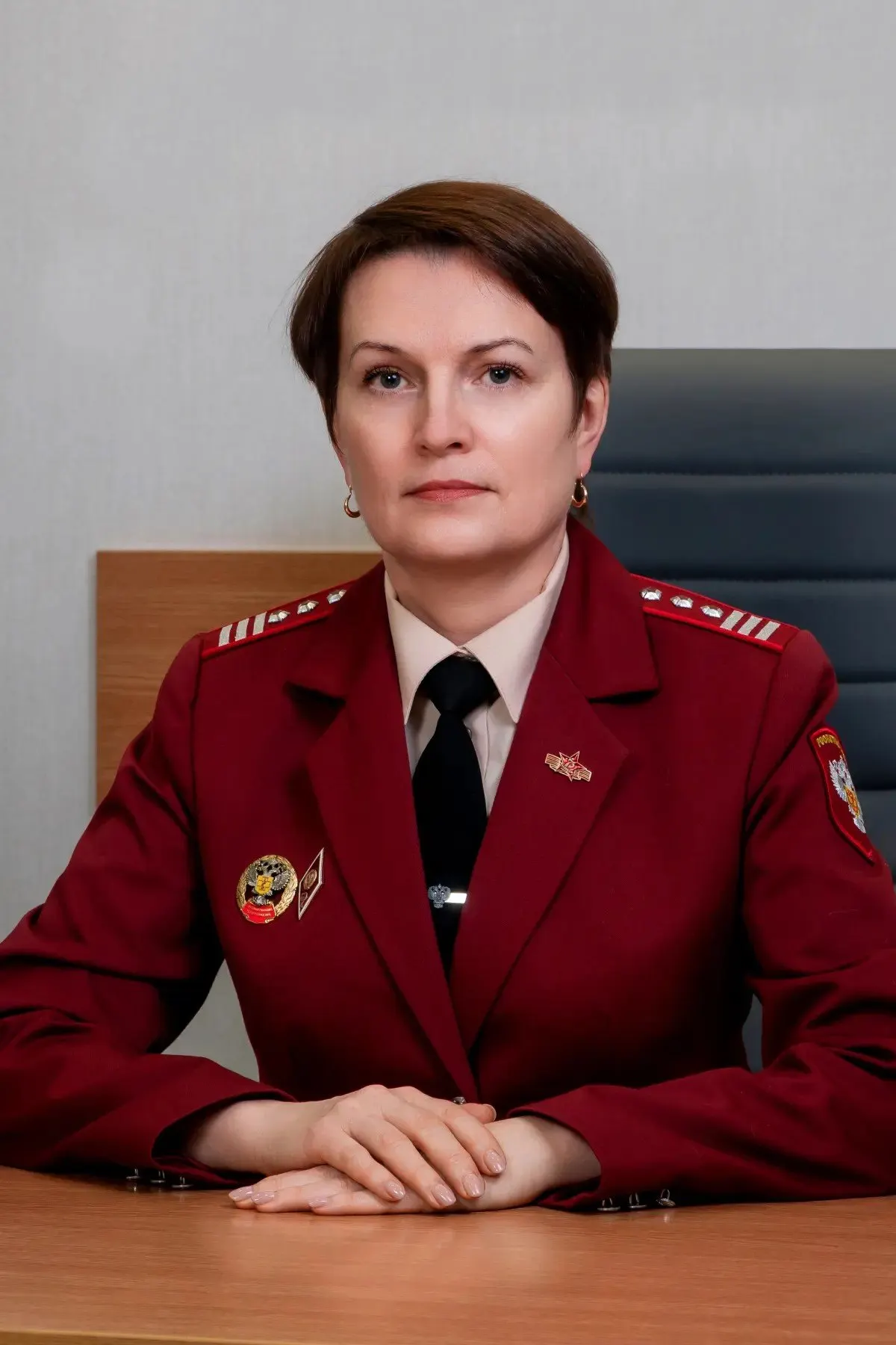 Новому начальнику предстоит курировать санитарно-эпидемиологическую службу региона; Калинина имеет более 32 лет опыта в службе, образование в медико‑профилактике и эпидемиологии.