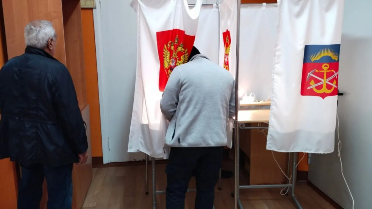 После обработки примерно 95% бюллетеней победу одержала Единая Россия: 22 места из 28.