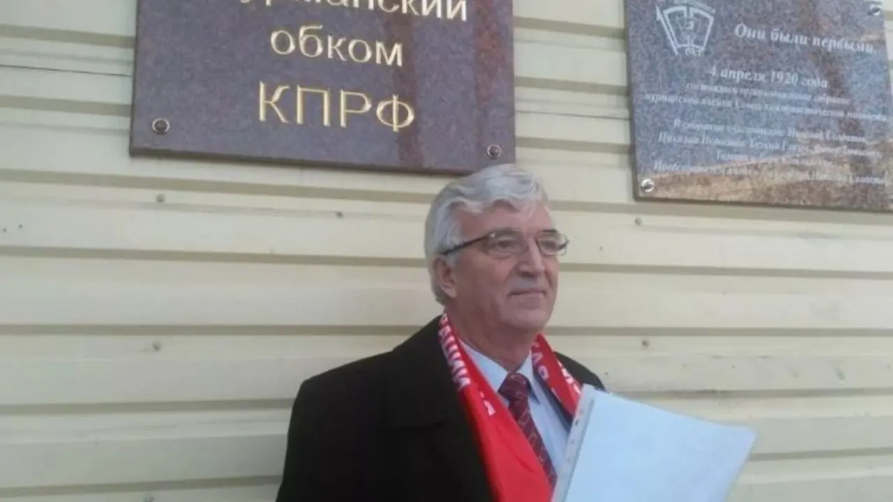 76-летний Геннадий Степахно обвиняется по статье 275 УК; задержан и помещён под стражу на два месяца. Дело, как сообщается, связано с передачей сведений о регионе и инженерных объектах иностранным ведомствам.